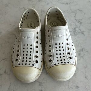 Native size 9 kids shoes